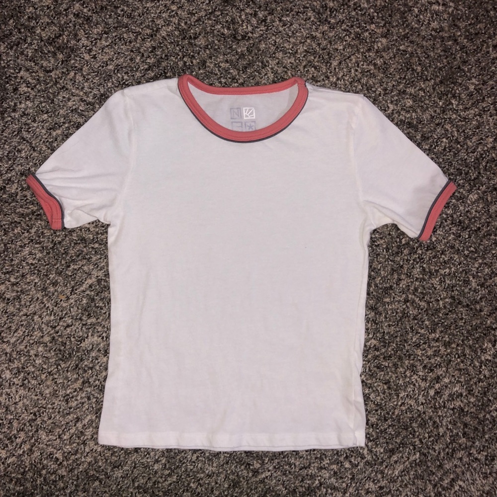 White tee with mauve/grey trim